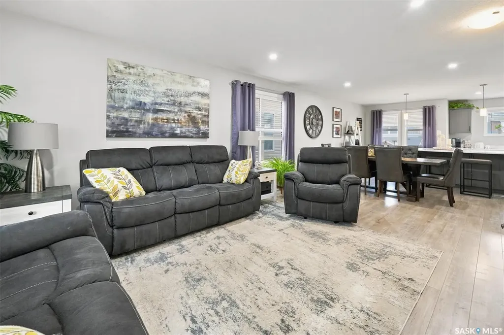 315 Dickson Crescent Saskatoon SK S7T 0Z1