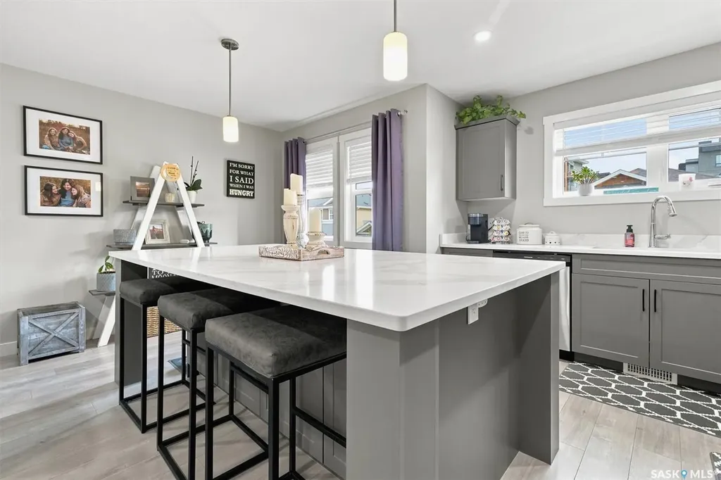 315 Dickson Crescent Saskatoon SK S7T 0Z1