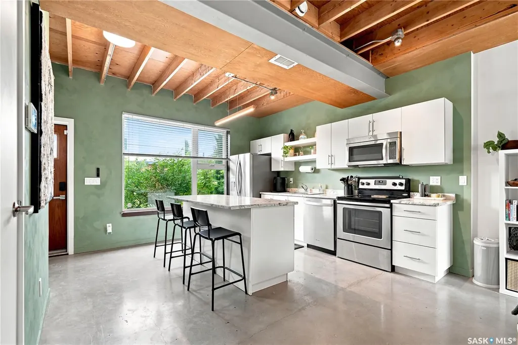 319 D Avenue S Saskatoon SK S7M 1R2