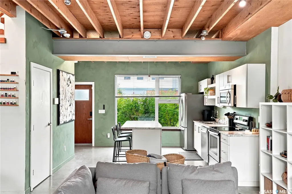 319 D Avenue S Saskatoon SK S7M 1R2
