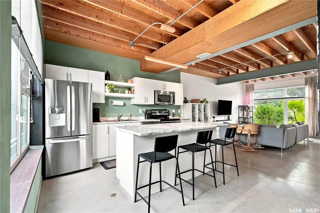 319 D Avenue S Saskatoon SK S7M 1R2