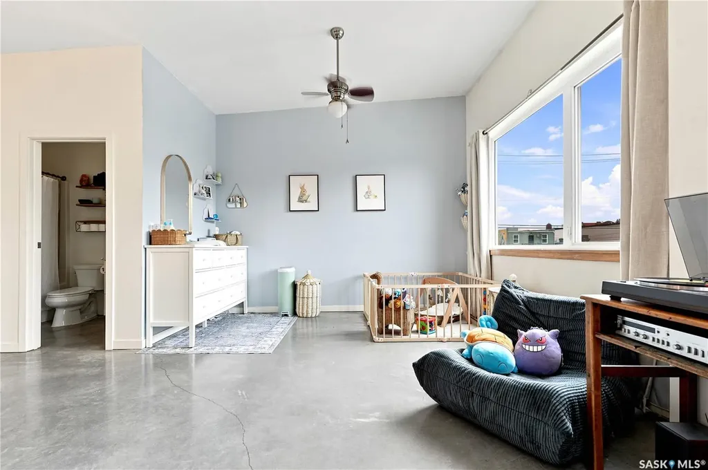 319 D Avenue S Saskatoon SK S7M 1R2
