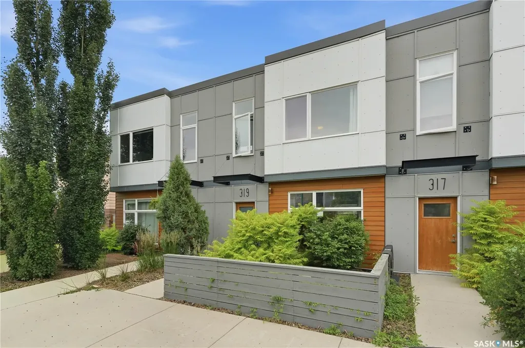 319 D Avenue S Saskatoon SK S7M 1R2