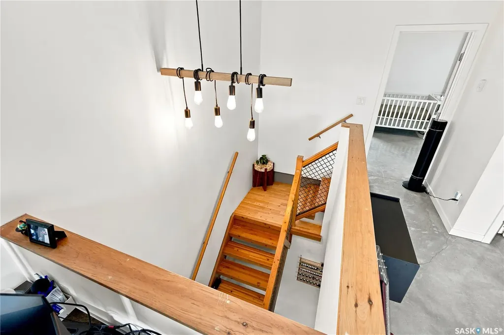 319 D Avenue S Saskatoon SK S7M 1R2