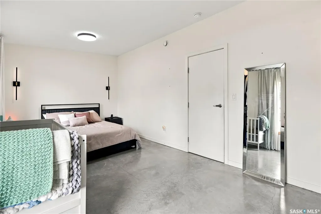 319 D Avenue S Saskatoon SK S7M 1R2