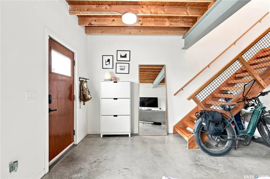 319 D Avenue S Saskatoon SK S7M 1R2