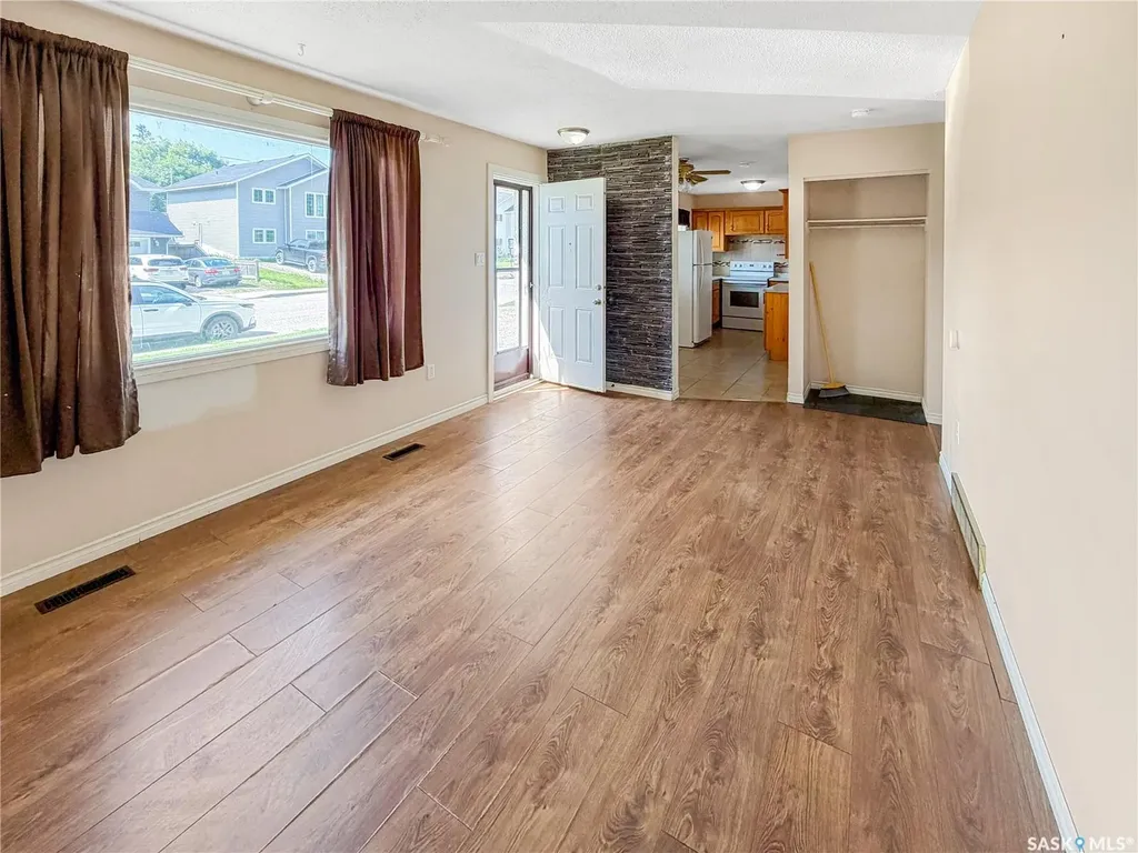 1982 13th Street W Prince Albert SK S6V 3K5