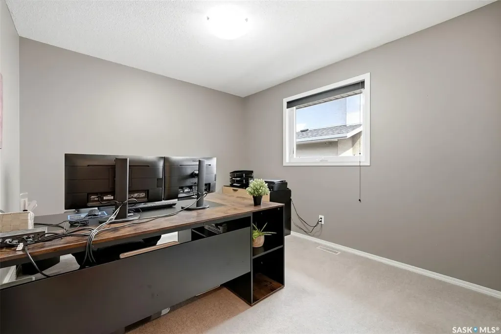 3940 Nottingham Crescent Regina SK S4V 3A5