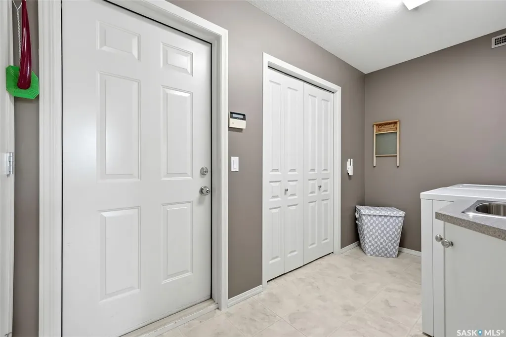 3940 Nottingham Crescent Regina SK S4V 3A5