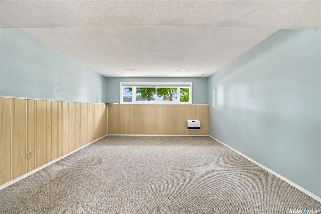 1009 East Centre Saskatoon SK S7J 3A2