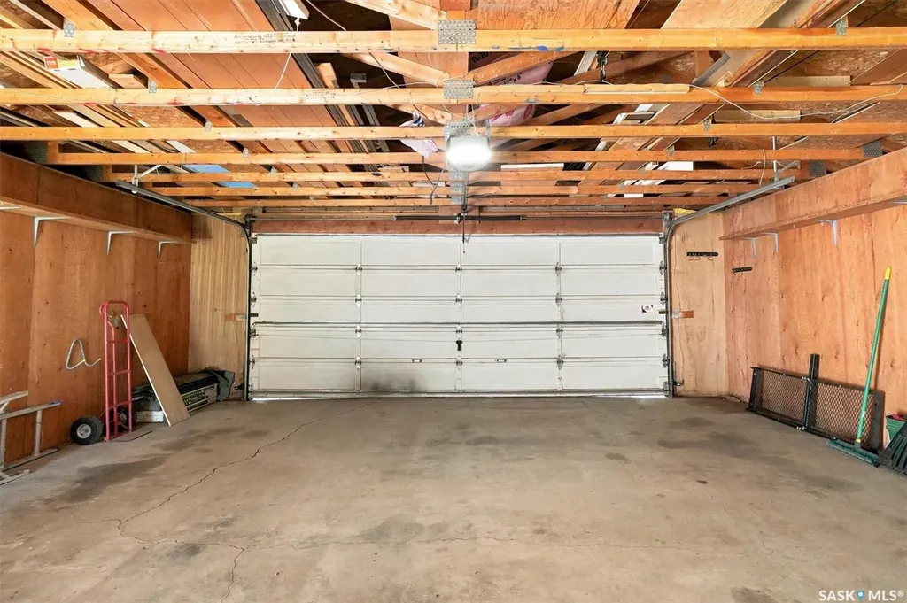 1009 East Centre Saskatoon SK S7J 3A2