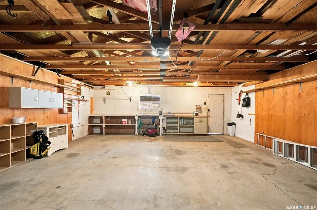 1009 East Centre Saskatoon SK S7J 3A2