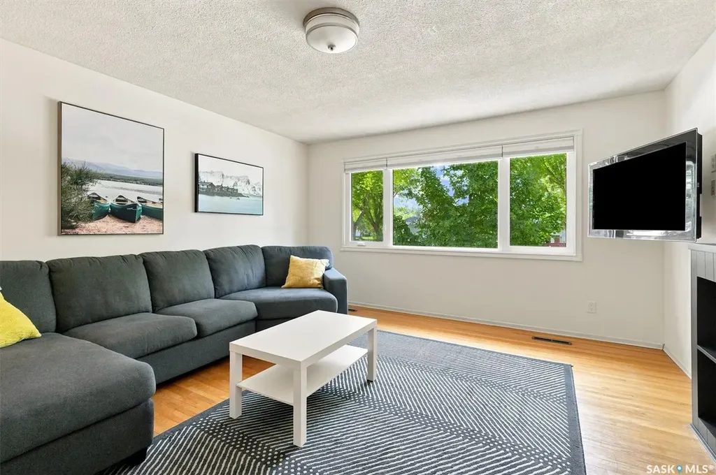 1009 East Centre Saskatoon SK S7J 3A2