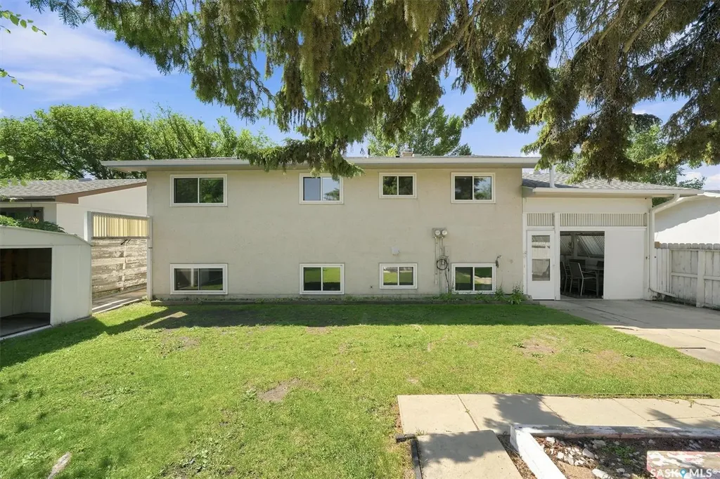 1009 East Centre Saskatoon SK S7J 3A2