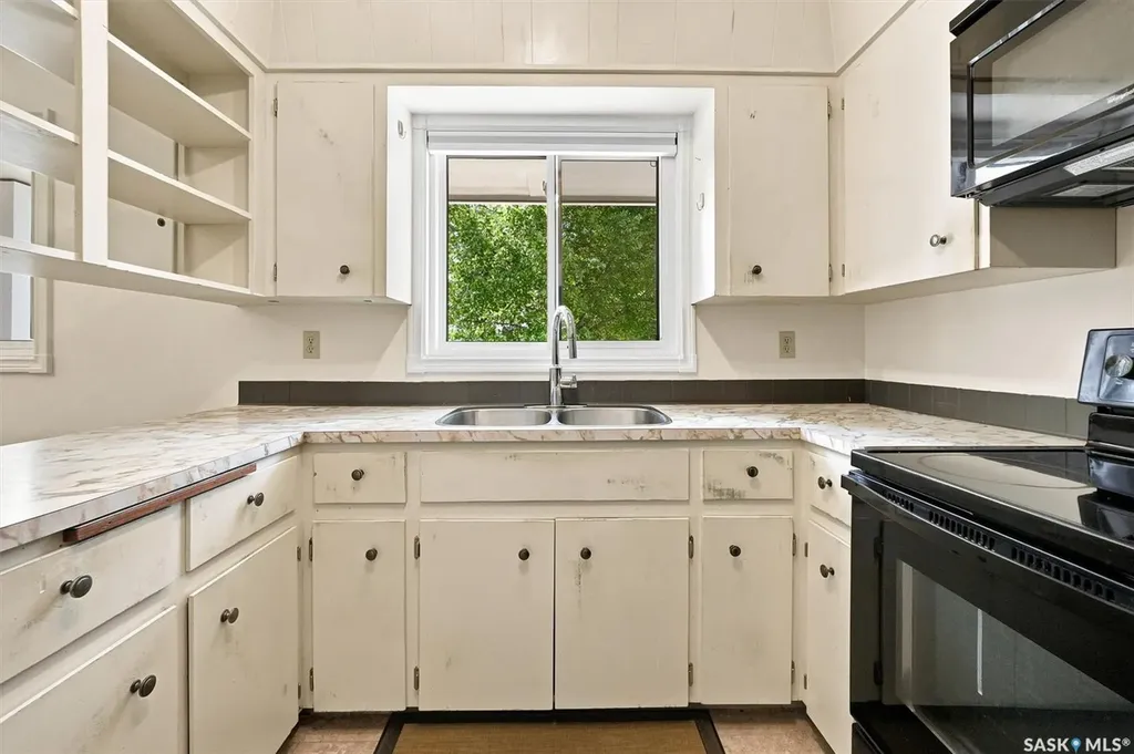 1009 East Centre Saskatoon SK S7J 3A2
