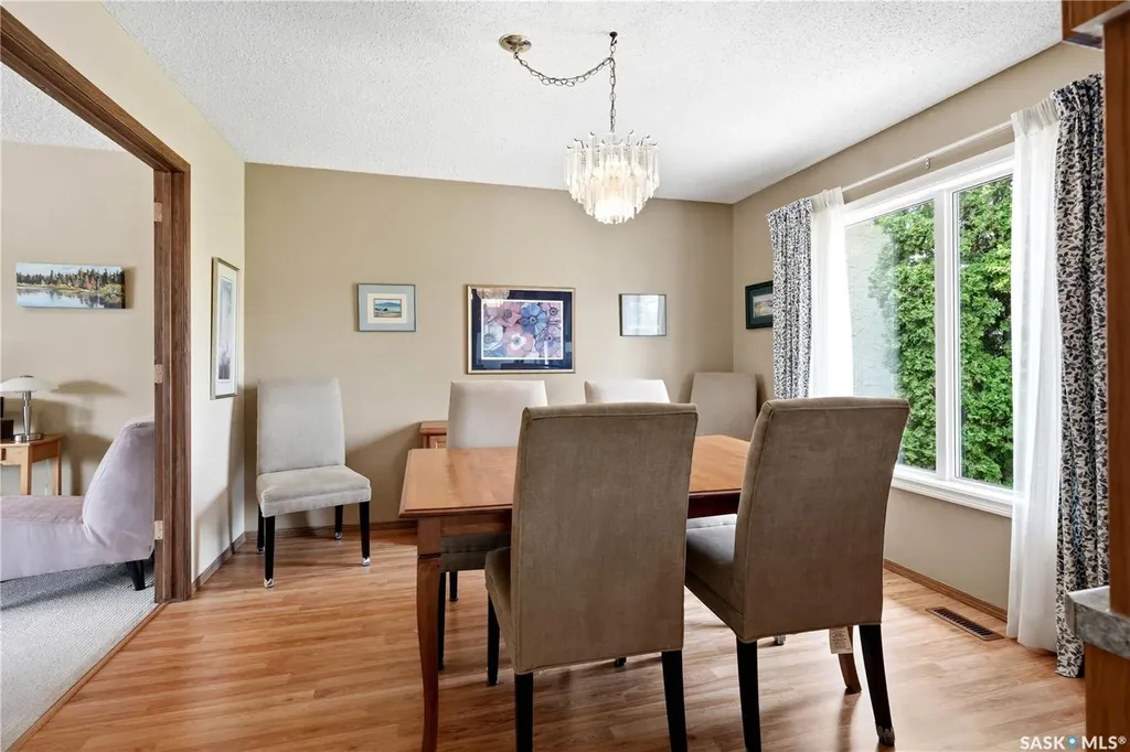 515 Frobisher Crescent Saskatoon SK S7K 4Y8