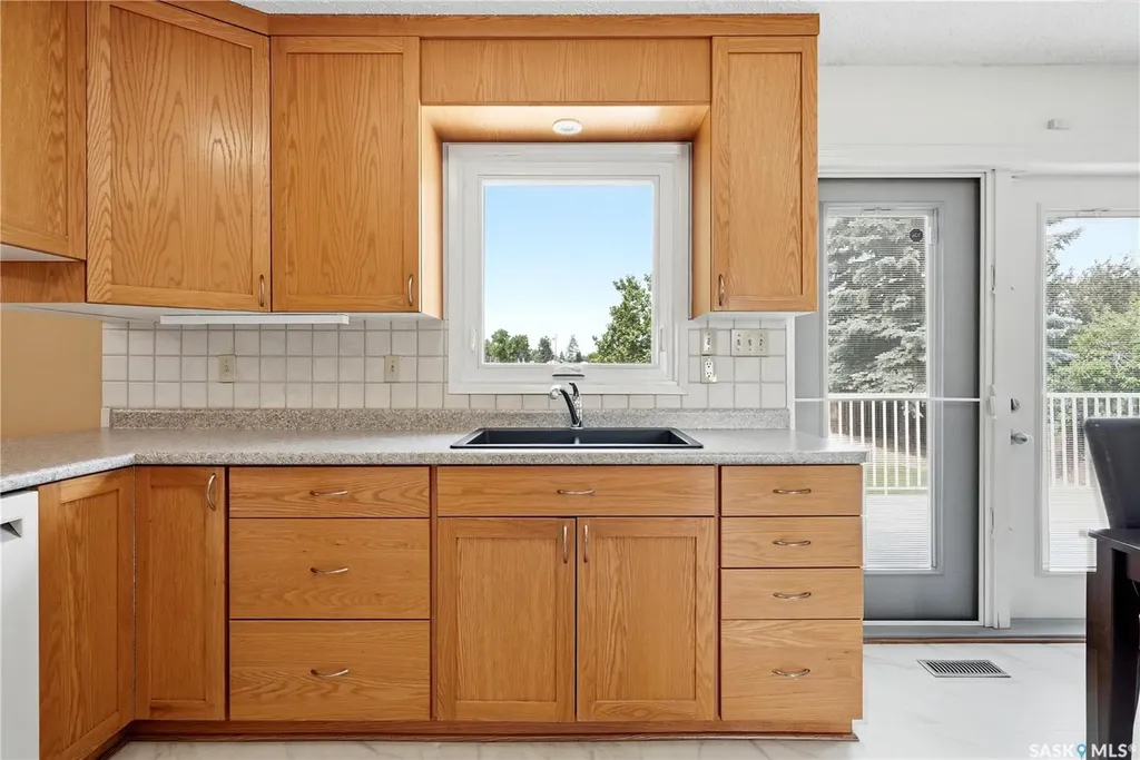 515 Frobisher Crescent Saskatoon SK S7K 4Y8