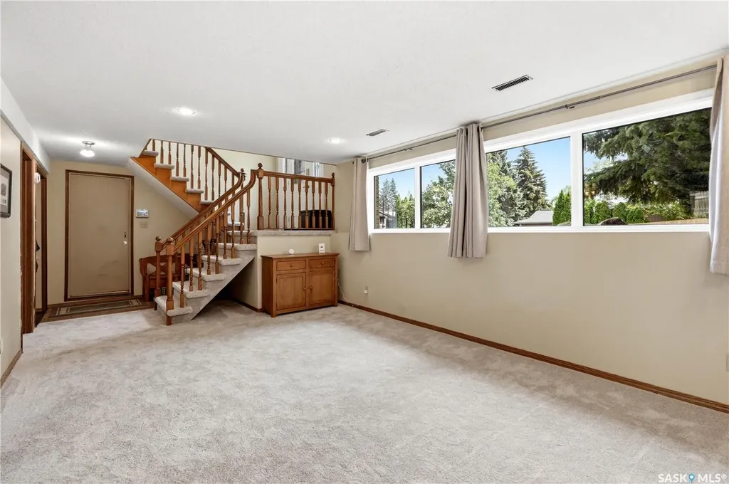 515 Frobisher Crescent Saskatoon SK S7K 4Y8