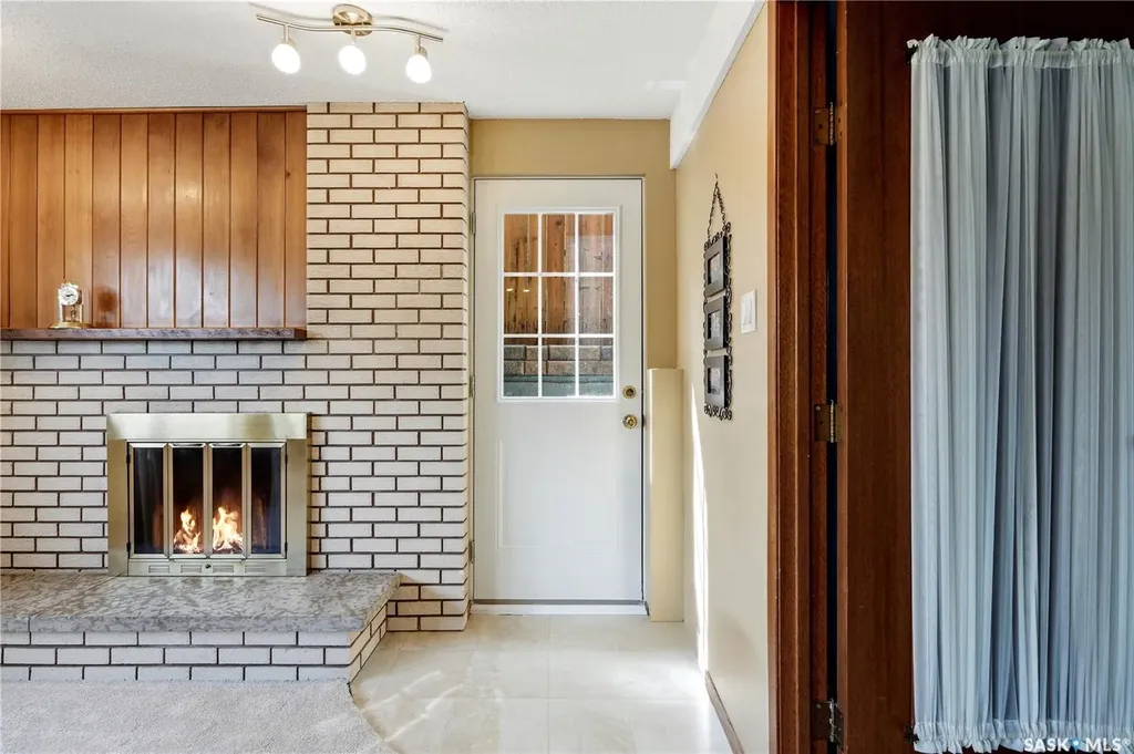 515 Frobisher Crescent Saskatoon SK S7K 4Y8