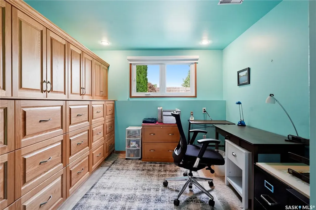 515 Frobisher Crescent Saskatoon SK S7K 4Y8