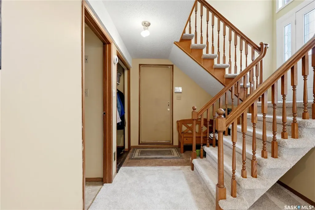 515 Frobisher Crescent Saskatoon SK S7K 4Y8