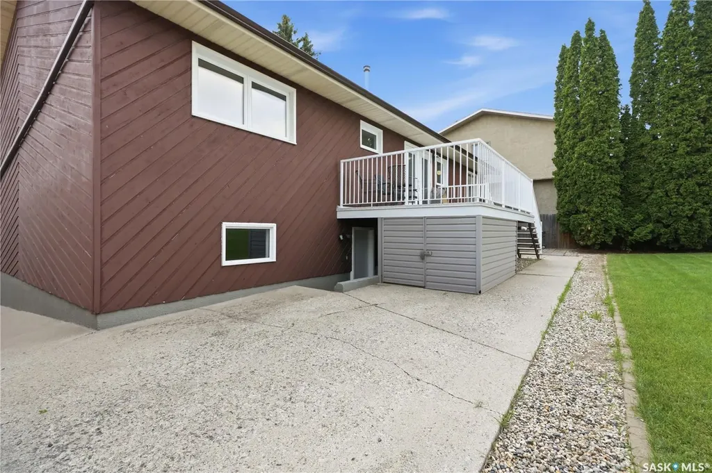 515 Frobisher Crescent Saskatoon SK S7K 4Y8