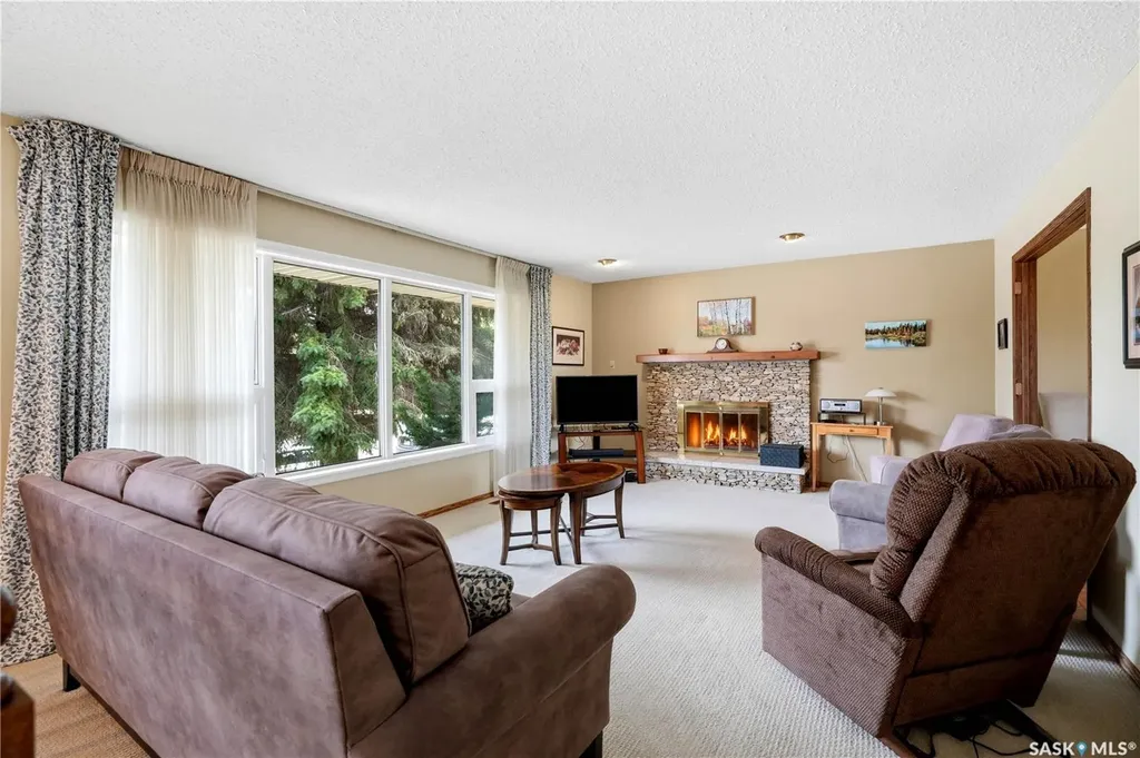 515 Frobisher Crescent Saskatoon SK S7K 4Y8