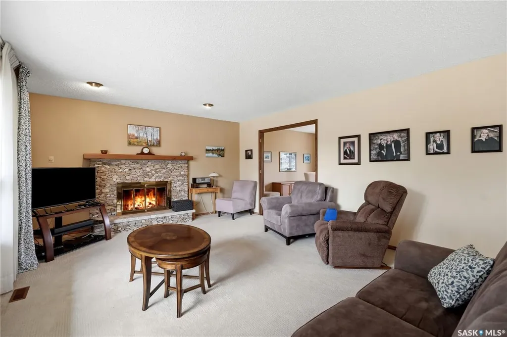 515 Frobisher Crescent Saskatoon SK S7K 4Y8