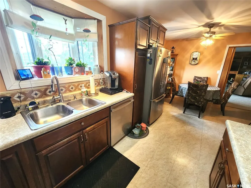 808 Assiniboia Avenue Stoughton SK S0G 4T0