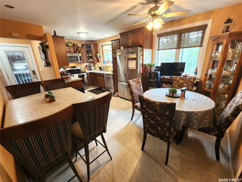 808 Assiniboia Avenue Stoughton SK S0G 4T0