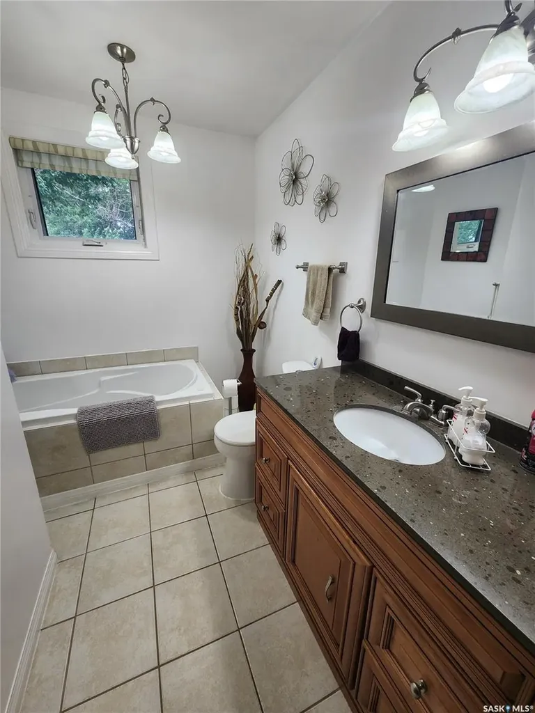 808 Assiniboia Avenue Stoughton SK S0G 4T0