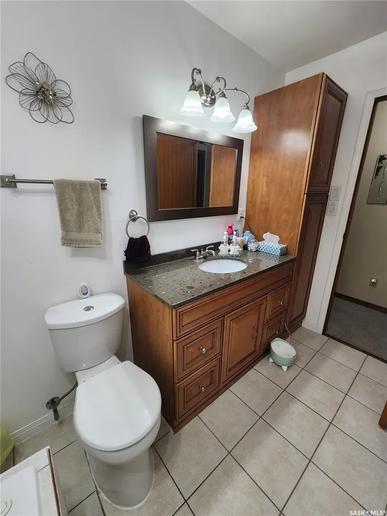 808 Assiniboia Avenue Stoughton SK S0G 4T0