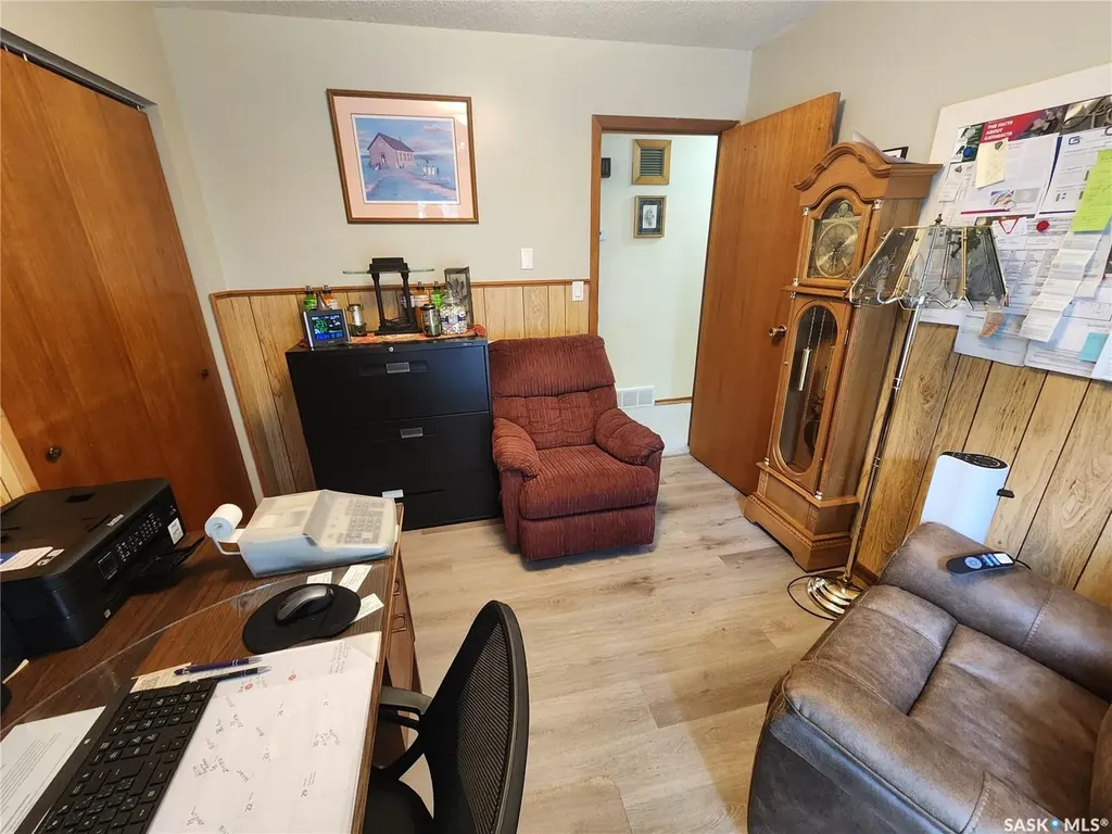 808 Assiniboia Avenue Stoughton SK S0G 4T0