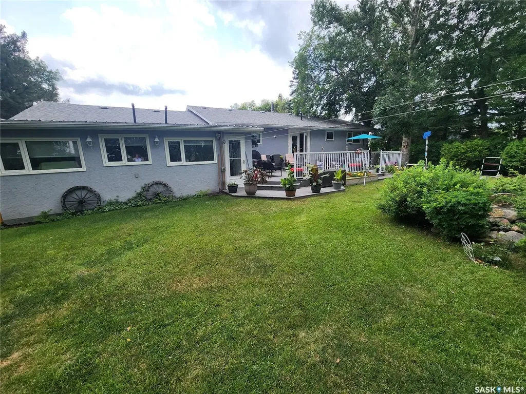 808 Assiniboia Avenue Stoughton SK S0G 4T0