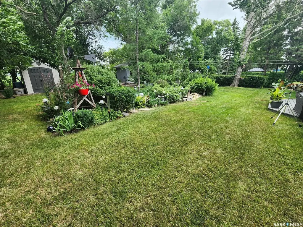 808 Assiniboia Avenue Stoughton SK S0G 4T0