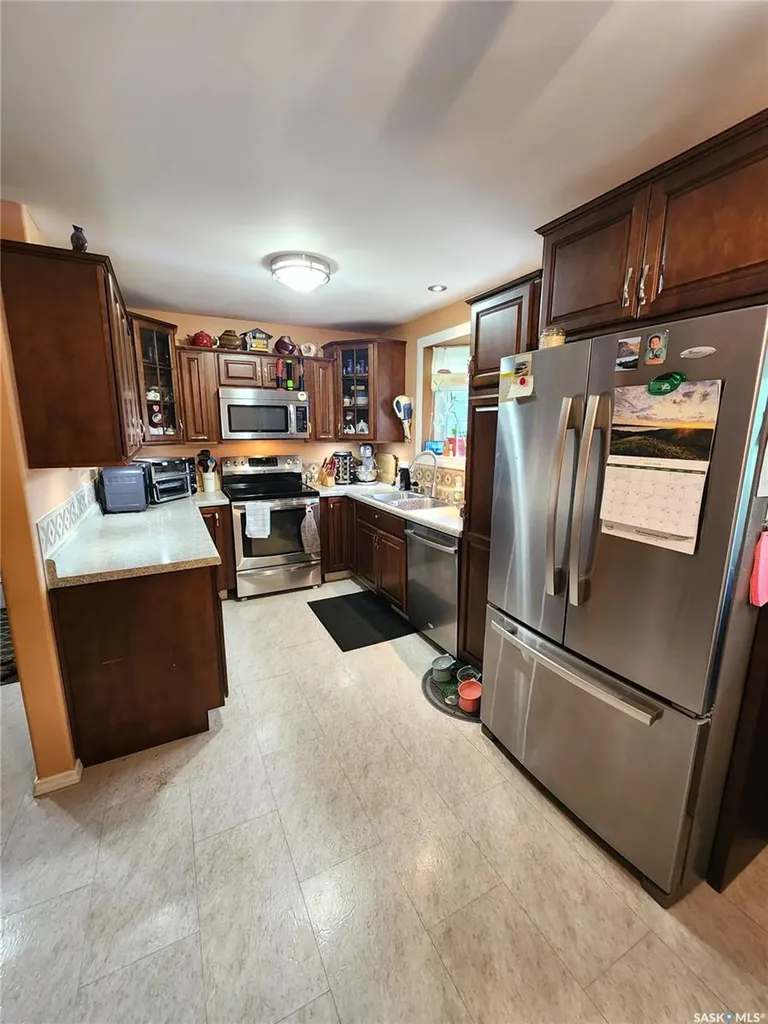 808 Assiniboia Avenue Stoughton SK S0G 4T0