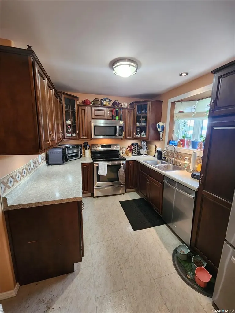 808 Assiniboia Avenue Stoughton SK S0G 4T0
