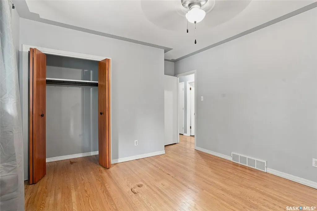 1309 I Avenue N Saskatoon SK S7L 2J1
