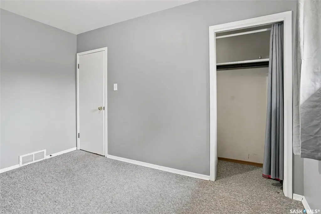 1309 I Avenue N Saskatoon SK S7L 2J1