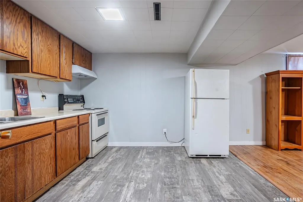 1309 I Avenue N Saskatoon SK S7L 2J1