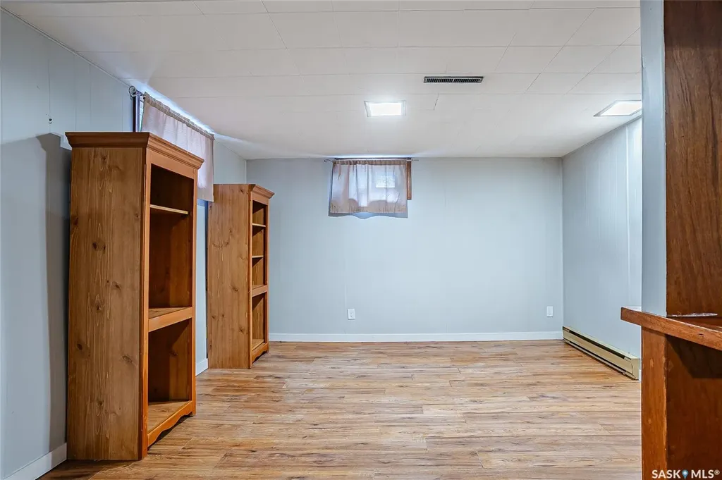 1309 I Avenue N Saskatoon SK S7L 2J1