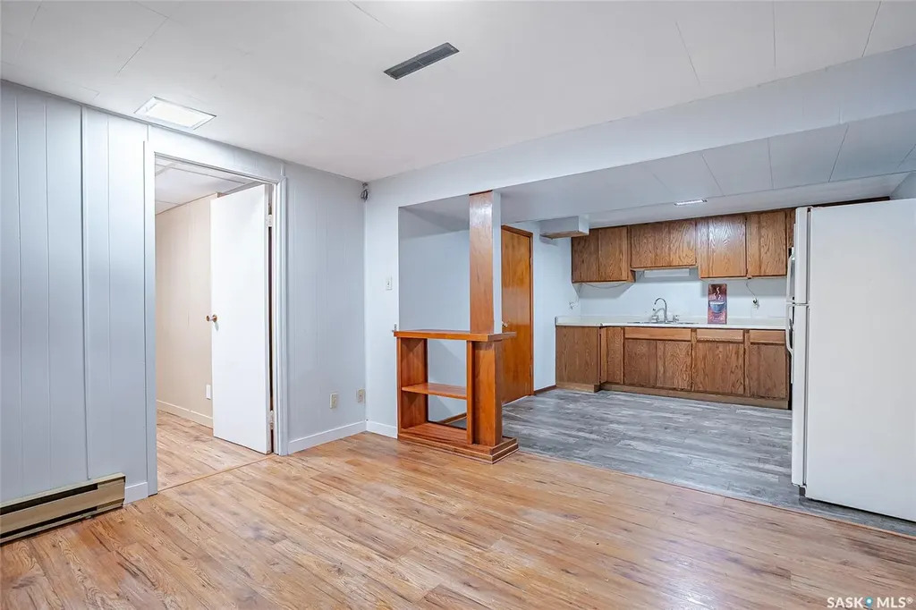 1309 I Avenue N Saskatoon SK S7L 2J1