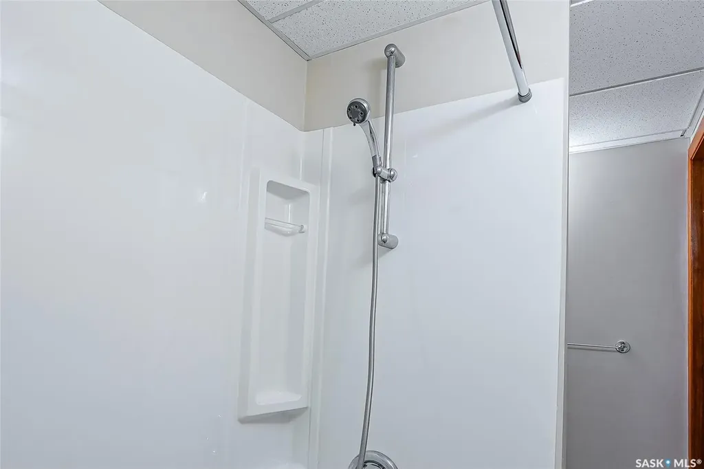 1309 I Avenue N Saskatoon SK S7L 2J1