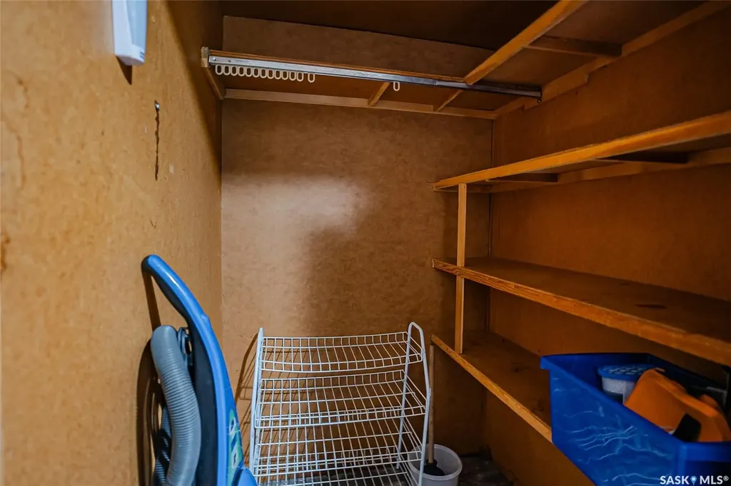 1309 I Avenue N Saskatoon SK S7L 2J1