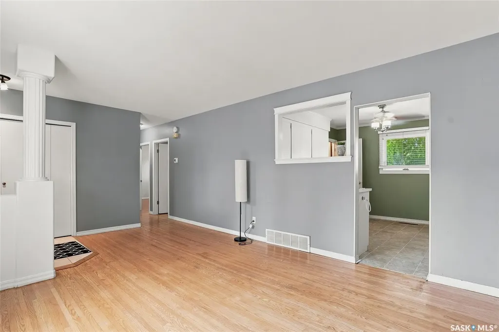 1309 I Avenue N Saskatoon SK S7L 2J1