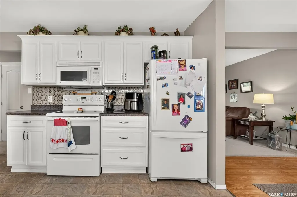1331 Athabasca Street W Moose Jaw SK S6H 6C8