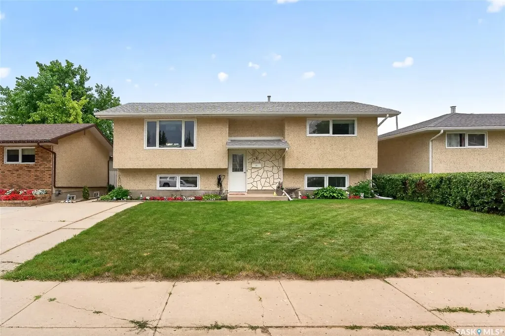 1331 Athabasca Street W Moose Jaw SK S6H 6C8