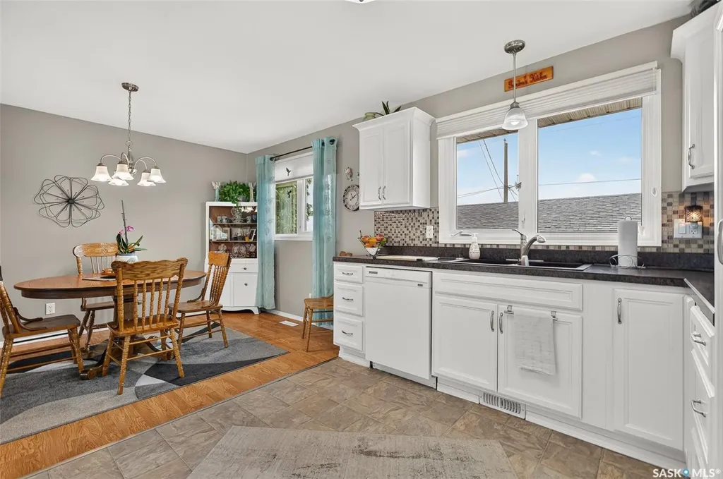 1331 Athabasca Street W Moose Jaw SK S6H 6C8
