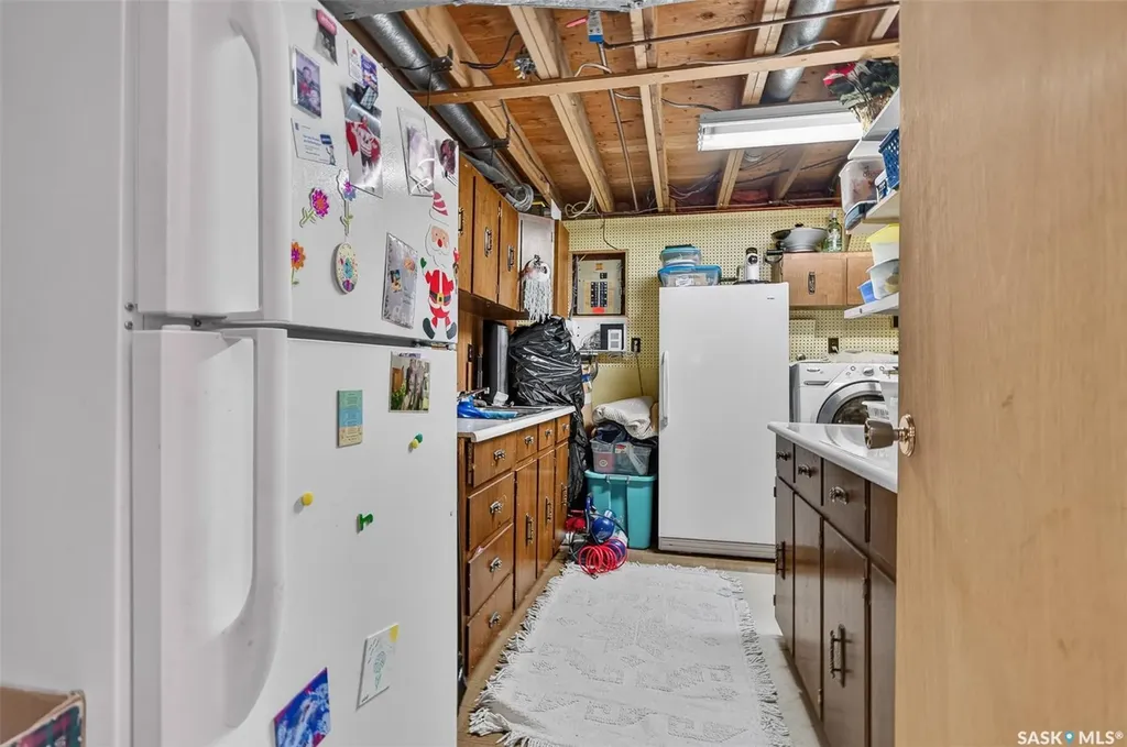 1331 Athabasca Street W Moose Jaw SK S6H 6C8