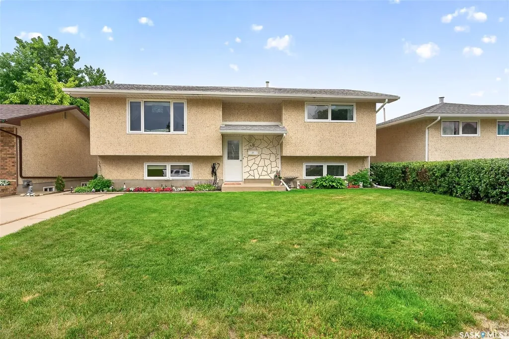 1331 Athabasca Street W Moose Jaw SK S6H 6C8